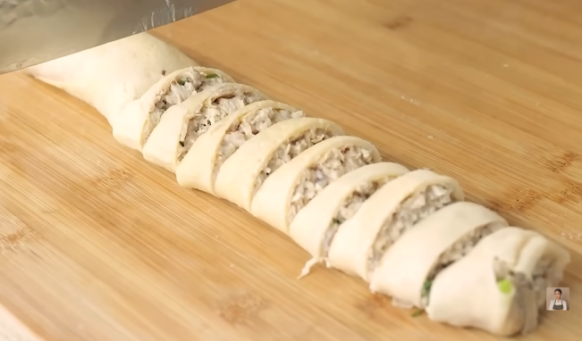 Bahan membuat gohyong Cikini. (YouTube)